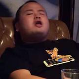 龙龙柒百700头像
