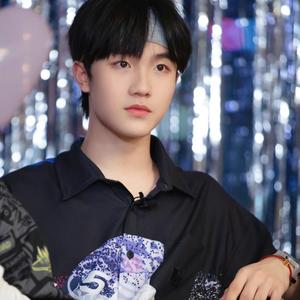 陪阿志出道头像