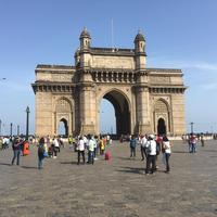 爱吃水果的小哥头像