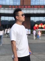 聪颖松鼠R8s头像