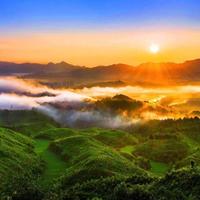 金铙山上看云海头像