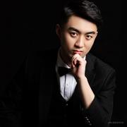 v月下鸿鹄的个人资料头像