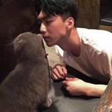 拳头小哥头像