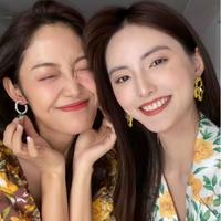 草莓奶黄包啊头像