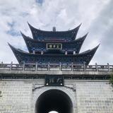 小小年吖头像