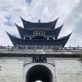 小小年吖头像
