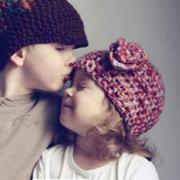 赤橙黄绿青亲亲的个人资料头像