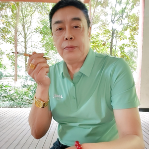 中仕团购达人头像