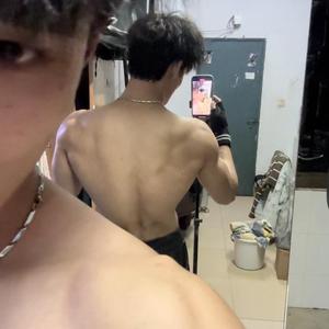 徒手小黑头像