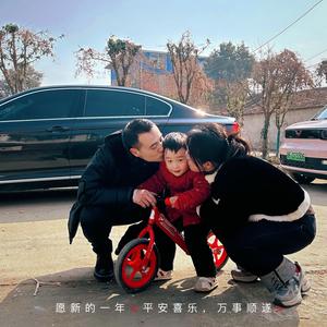 孟小雪头像