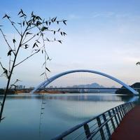 傍水依山69头像