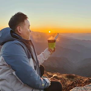只能陪你到这里i头像