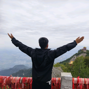 滑稽的小李头像
