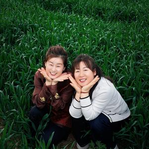 小芳和婉婉的幸福生活