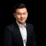 铜麟哥头像