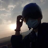 理想开上劳斯莱斯头像