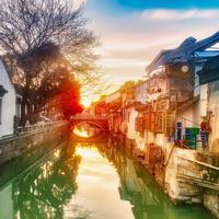 风吹柳絮下江南头像