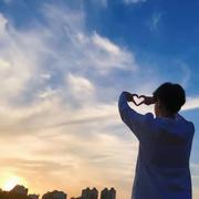 明月默墨的个人资料头像