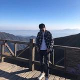 小艾批车头像