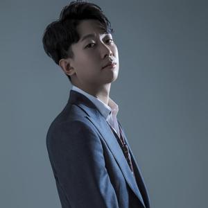 益达是个婚礼主持人头像