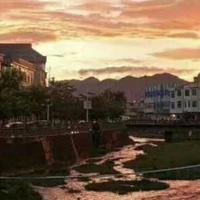 咫尺天涯人间烟火头像