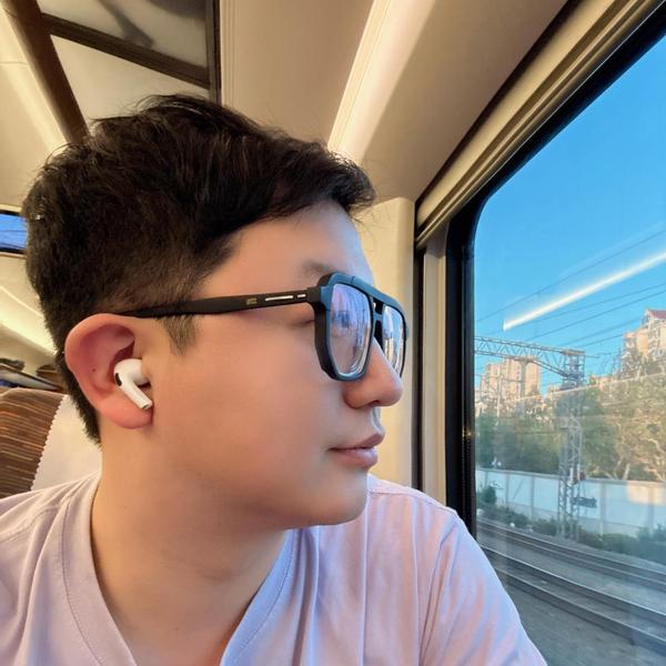 李一千的哈姆雷特头像