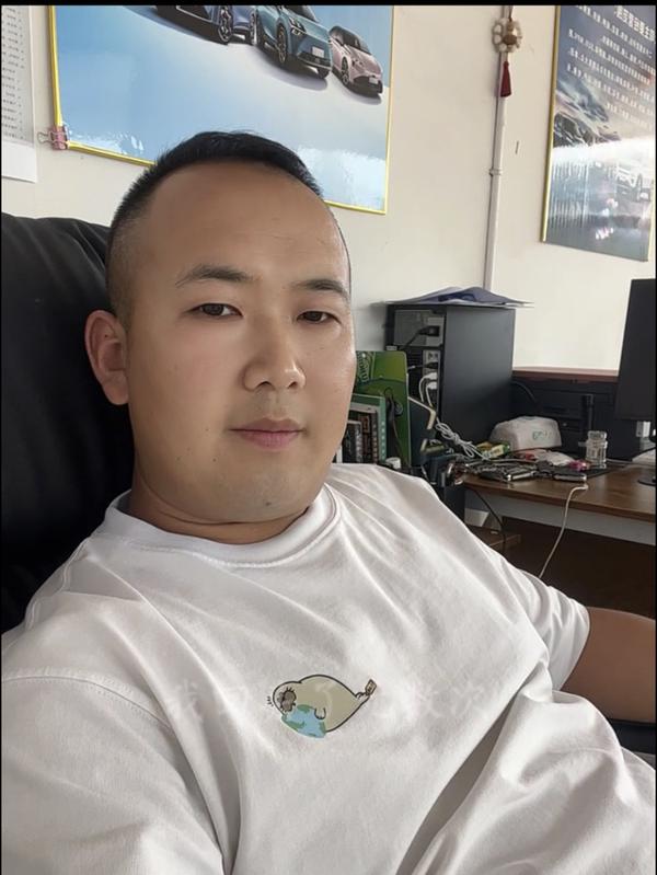 爱生活的百灵鸟9Is头像