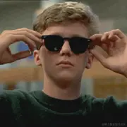 试图冒充人类的个人资料头像