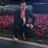 远见卓识圆月rNV头像