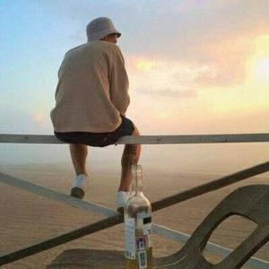 年少不知长大累头像