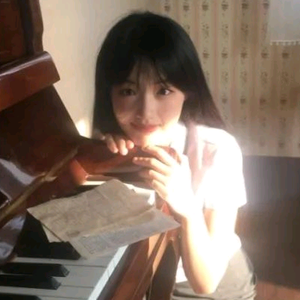 青松果头像