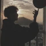 z大师兄j头像