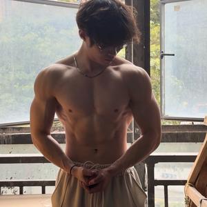 练不大滴郭童学头像