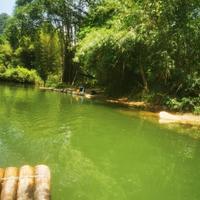 爱思考的帅帅的男孩头像