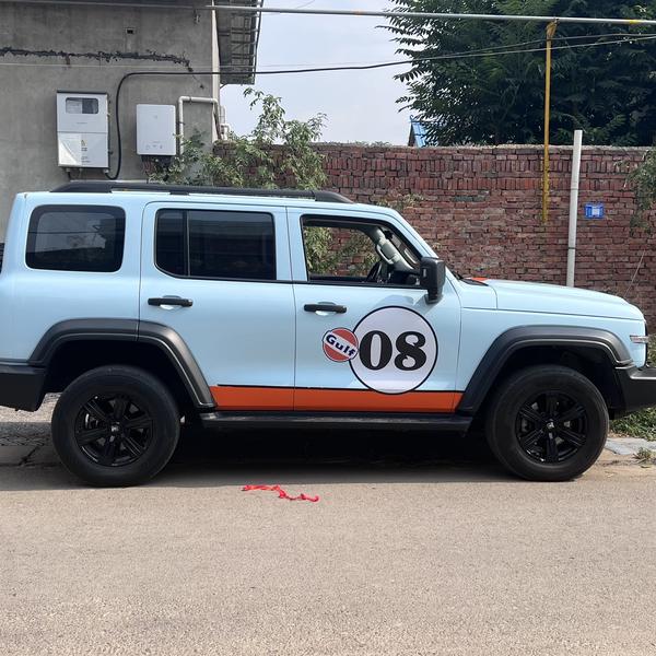 小白开坦克头像