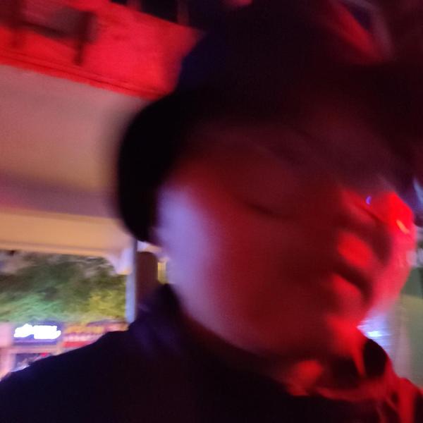 月半摄头像