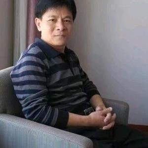 乐天派轻轻流水头像