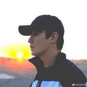 收集一杯雾的个人资料头像