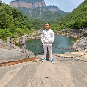 时间是一种慢性毒药头像