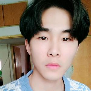 腹黑眼镜丶头像