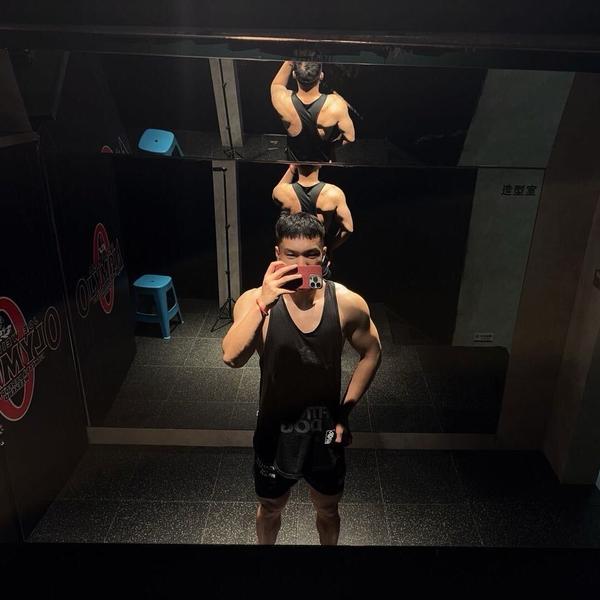 薛二哈的梦幻车库头像