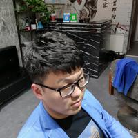 帅气的蛾子头像