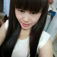 草坪上追逐的玩者头像