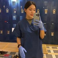 灿烂青山oz7头像