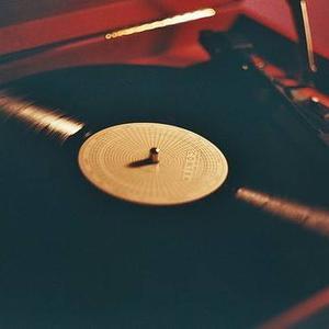 大墨墨音乐盒头像