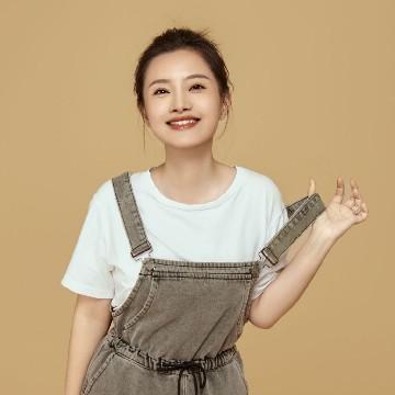 一米八的小娴头像