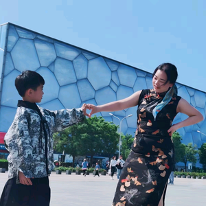 郑州小丽头像