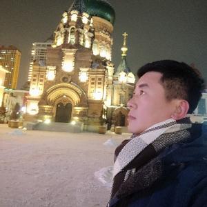 万能的大江头像