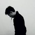 此男子简单一世头像